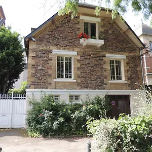 D'hôte Le Jardin De L'esplanade Centre Et Gare Rennes